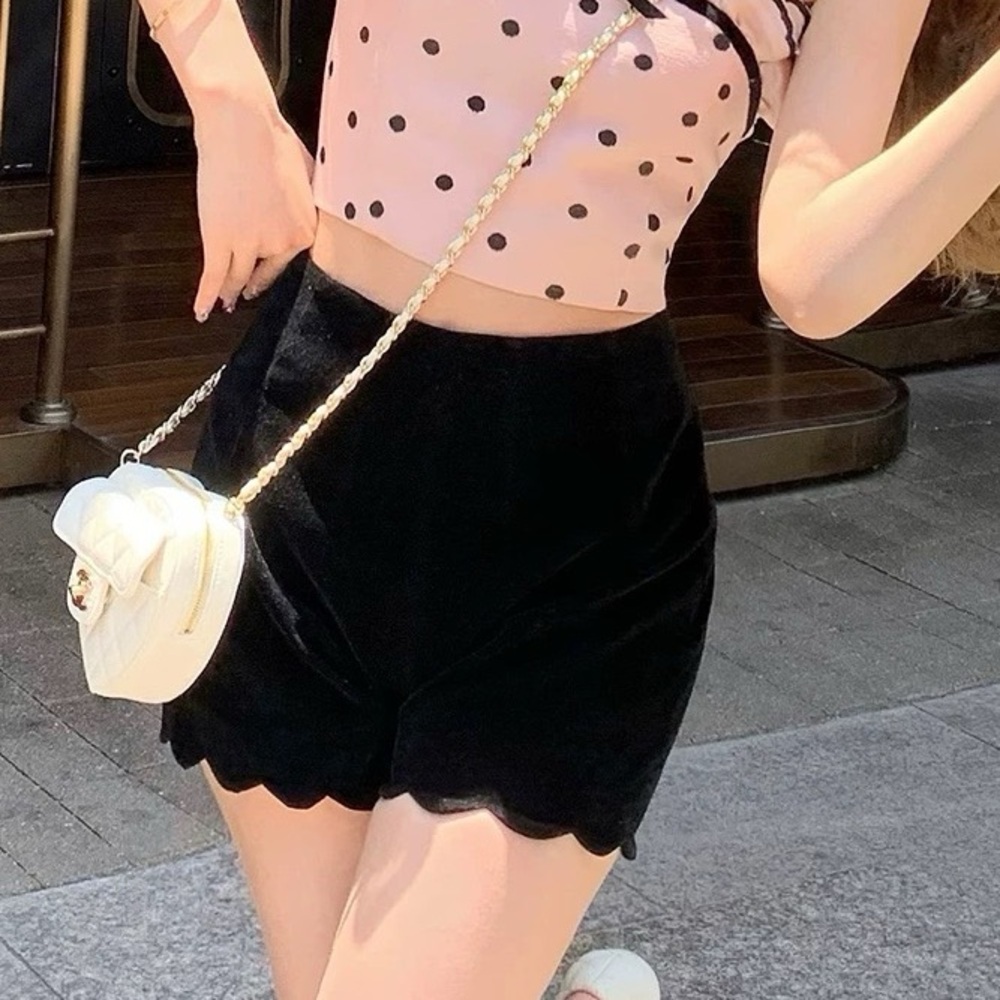 Japanese Kawaii Gyaru Y2K Doll Black Velvet Comfy Scalloped Trim Shorts
